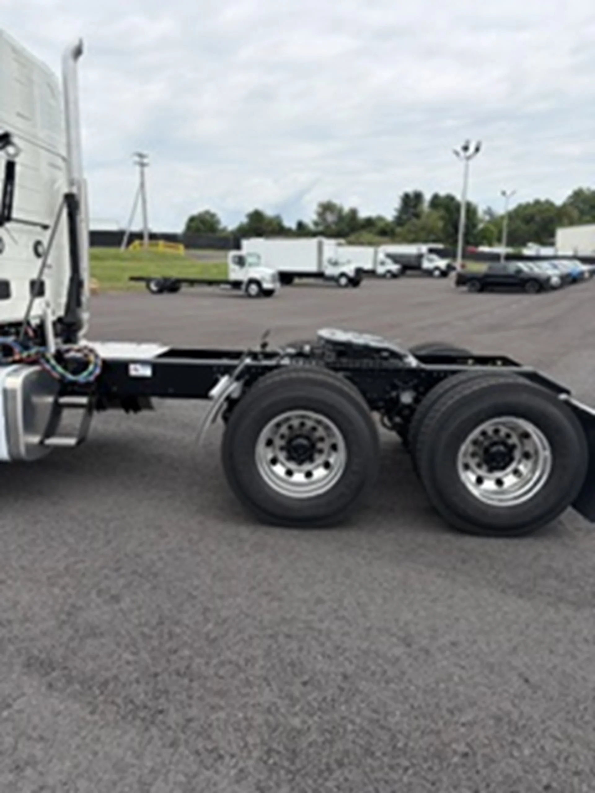 2027 Mack Anthem in Souderton, PA — photo 5