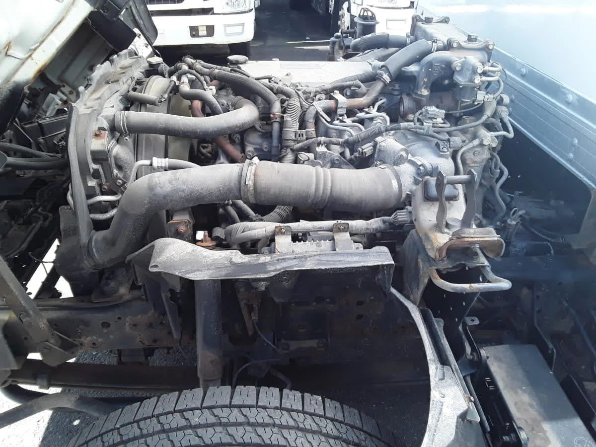 2018 Isuzu NPR - image 9