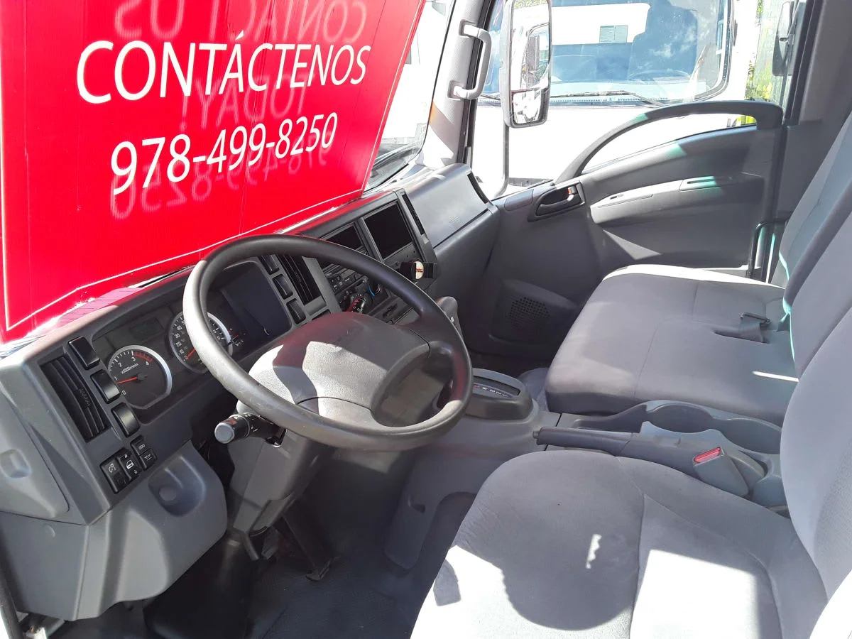 2018 Isuzu NPR - image 7