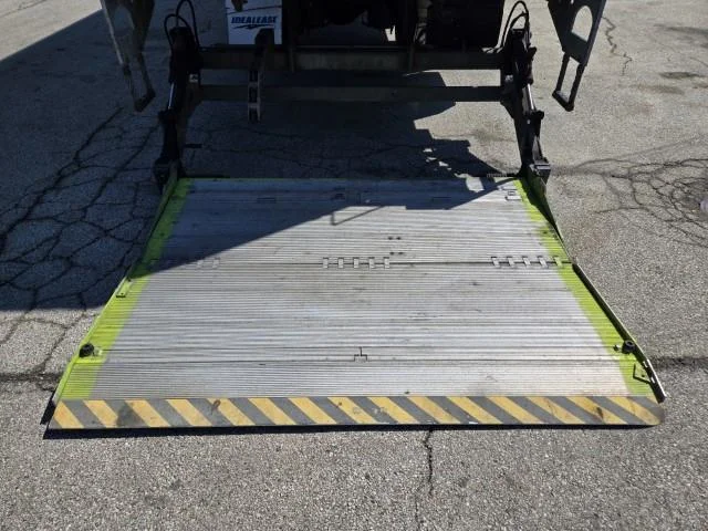 2019 International 4300 - image 19