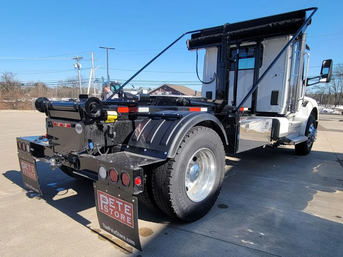 2025 Peterbilt 536 in Plainville, MA — photo 10