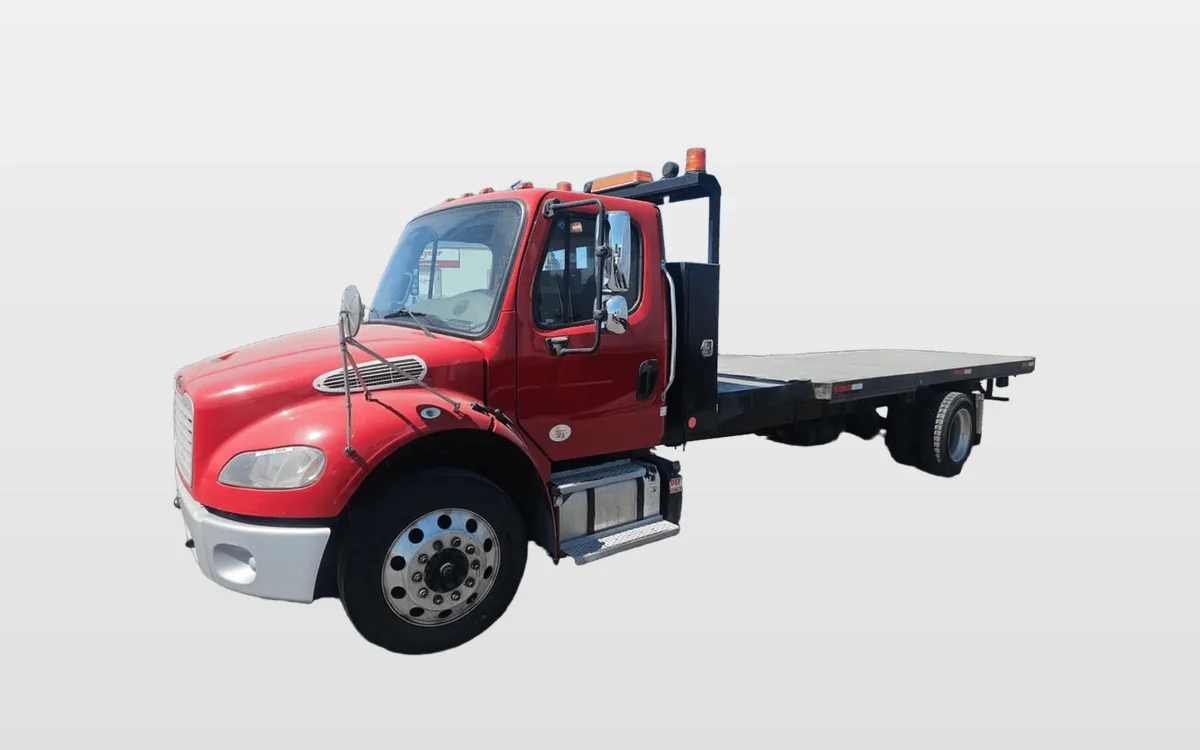 2018 Freightliner M2 106 - image 1