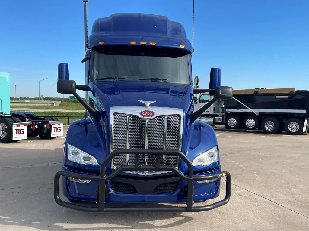 2023 Peterbilt 579 in Springfield, MO — photo 8