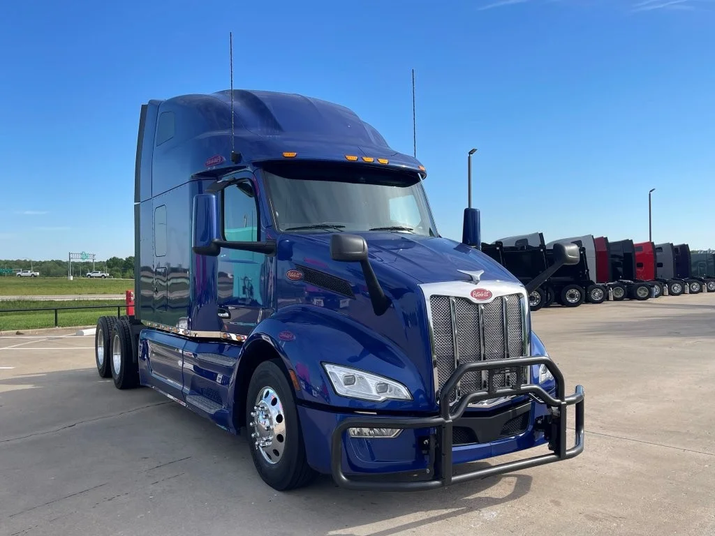 2023 Peterbilt 579 in Springfield, MO — photo 7