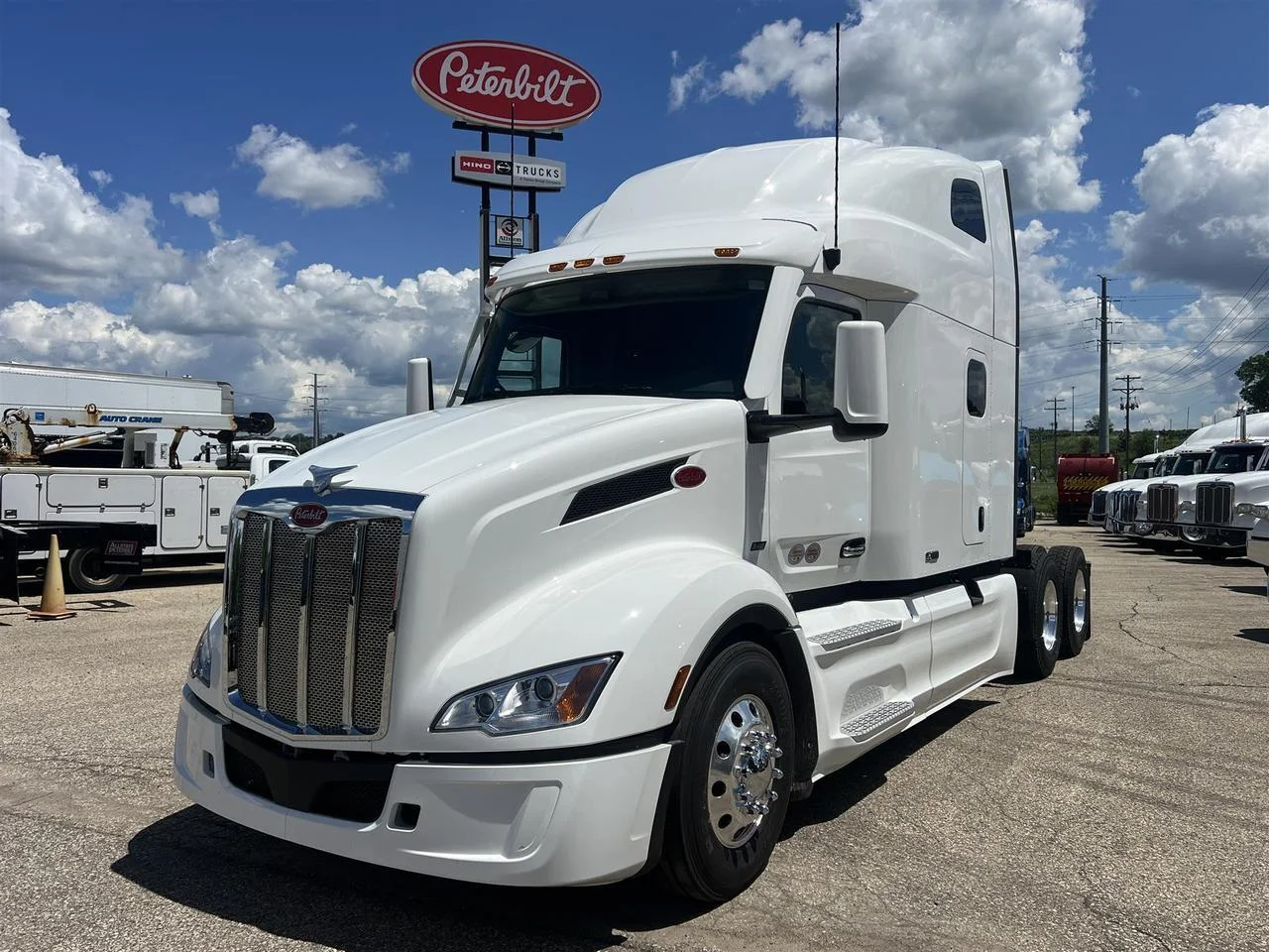 2027 Peterbilt 579 in South St. Paul, MN — photo 12
