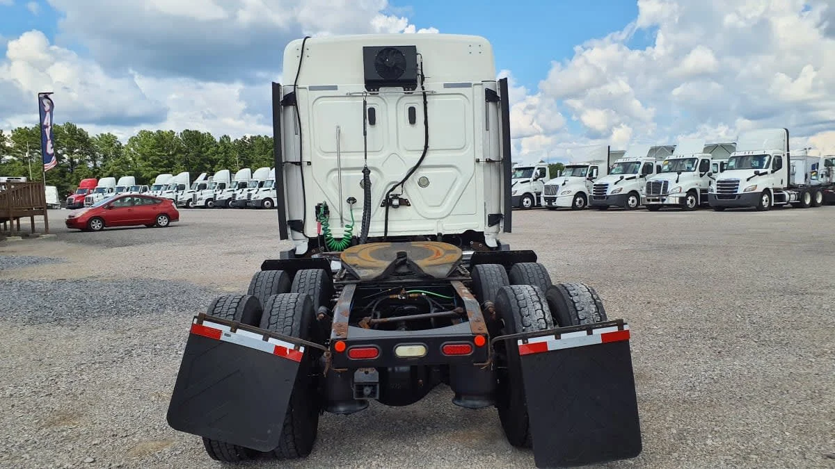 2019 Freightliner Cascadia in Birmingham, AL — photo 5
