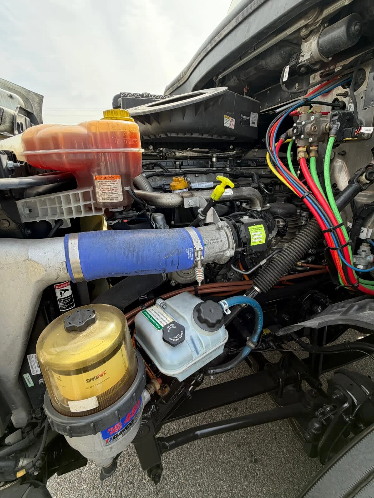 2020 Freightliner Cascadia in Fontana, CA — photo 8