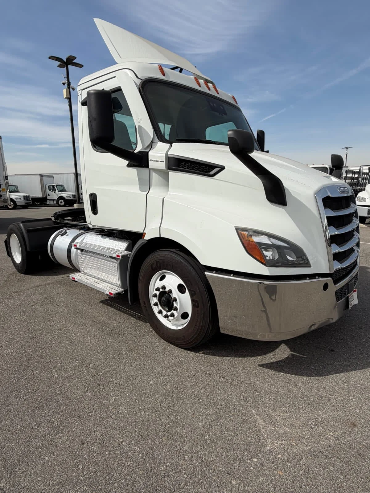 2020 Freightliner Cascadia in Fontana, CA