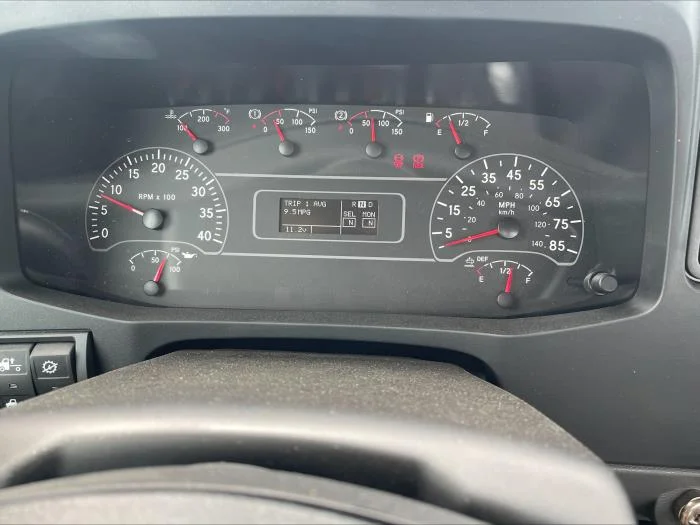 2025 International MV - image 7