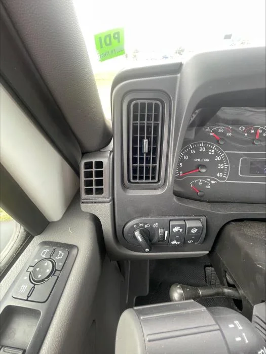 2025 International MV - image 6