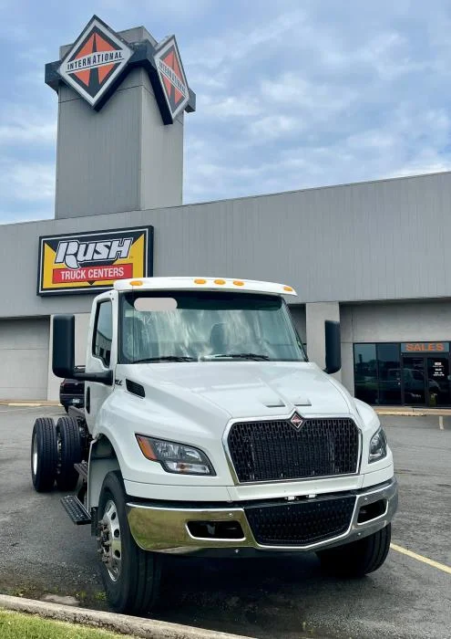 2025 International MV - image 2