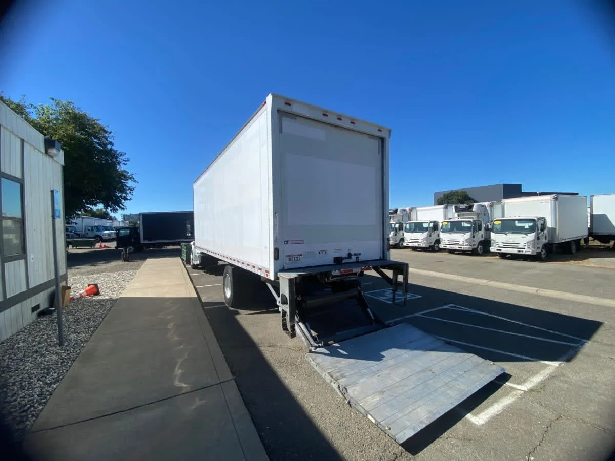 2018 Freightliner M2 106 in West Sacramento, CA — photo 6