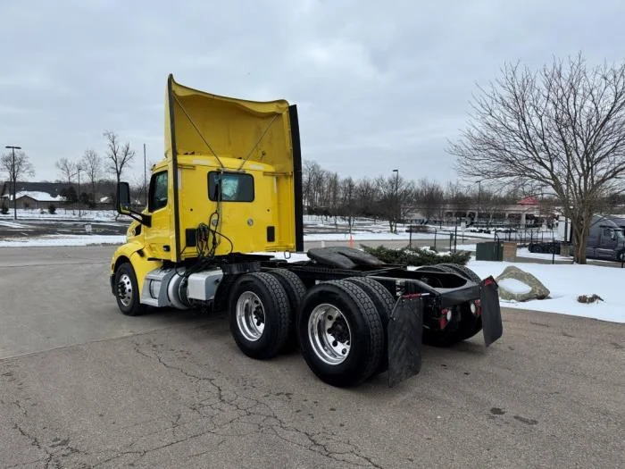 2021 Peterbilt 579 in Lima, OH — photo 9