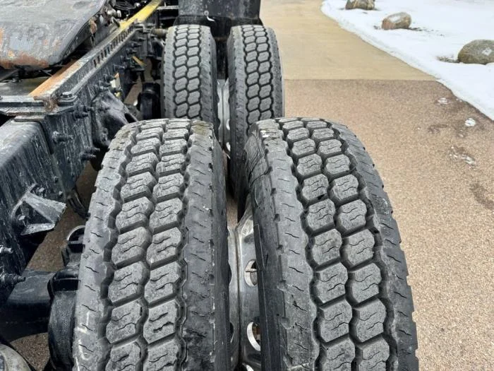 2021 Peterbilt 579 - image 12