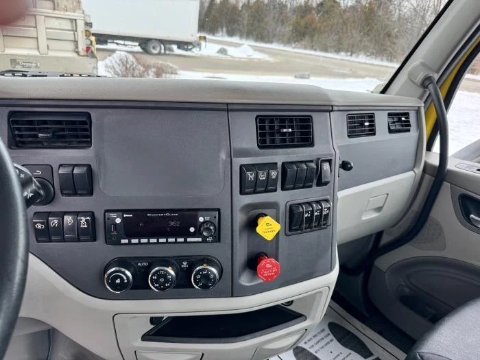 2021 Peterbilt 579 in Lima, OH — photo 19