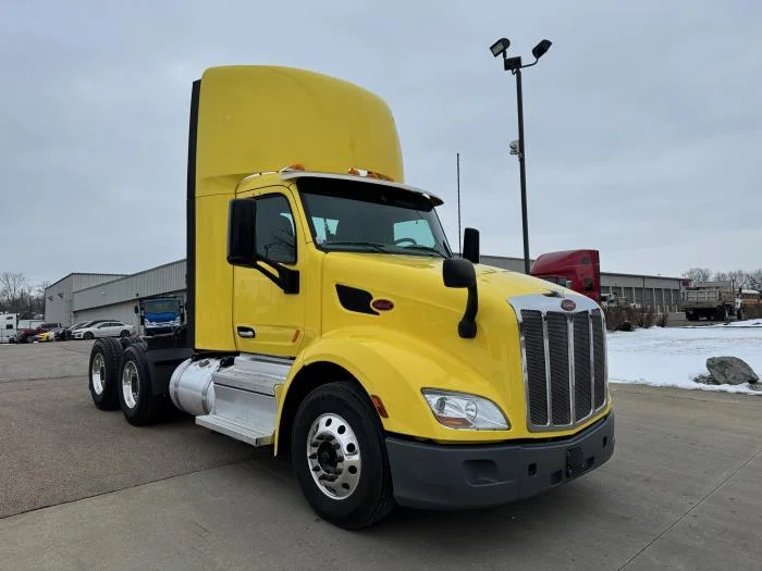 2021 Peterbilt 579 in Lima, OH — photo 4