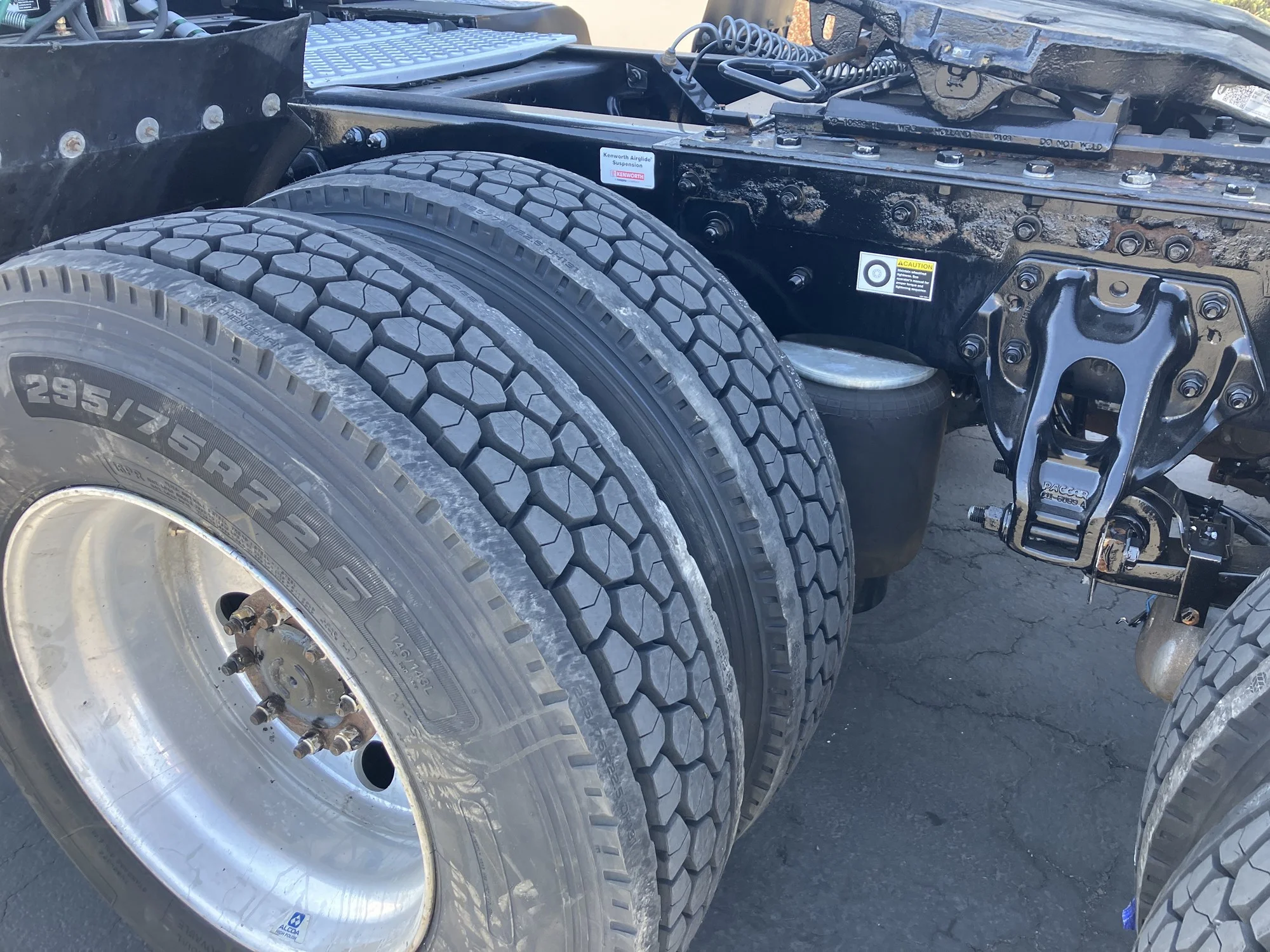 2022 Kenworth T680 - image 5