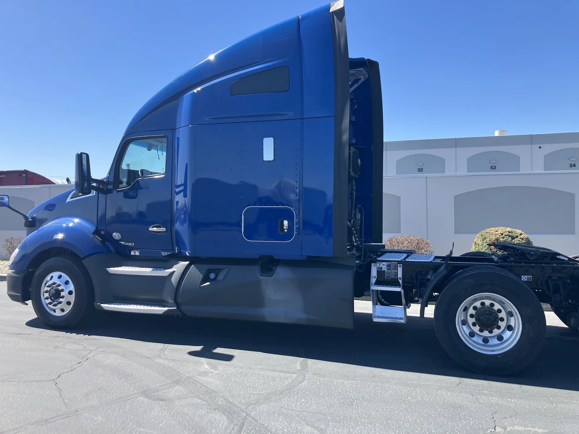 2022 Kenworth T680 in Salt Lake, UT — photo 2
