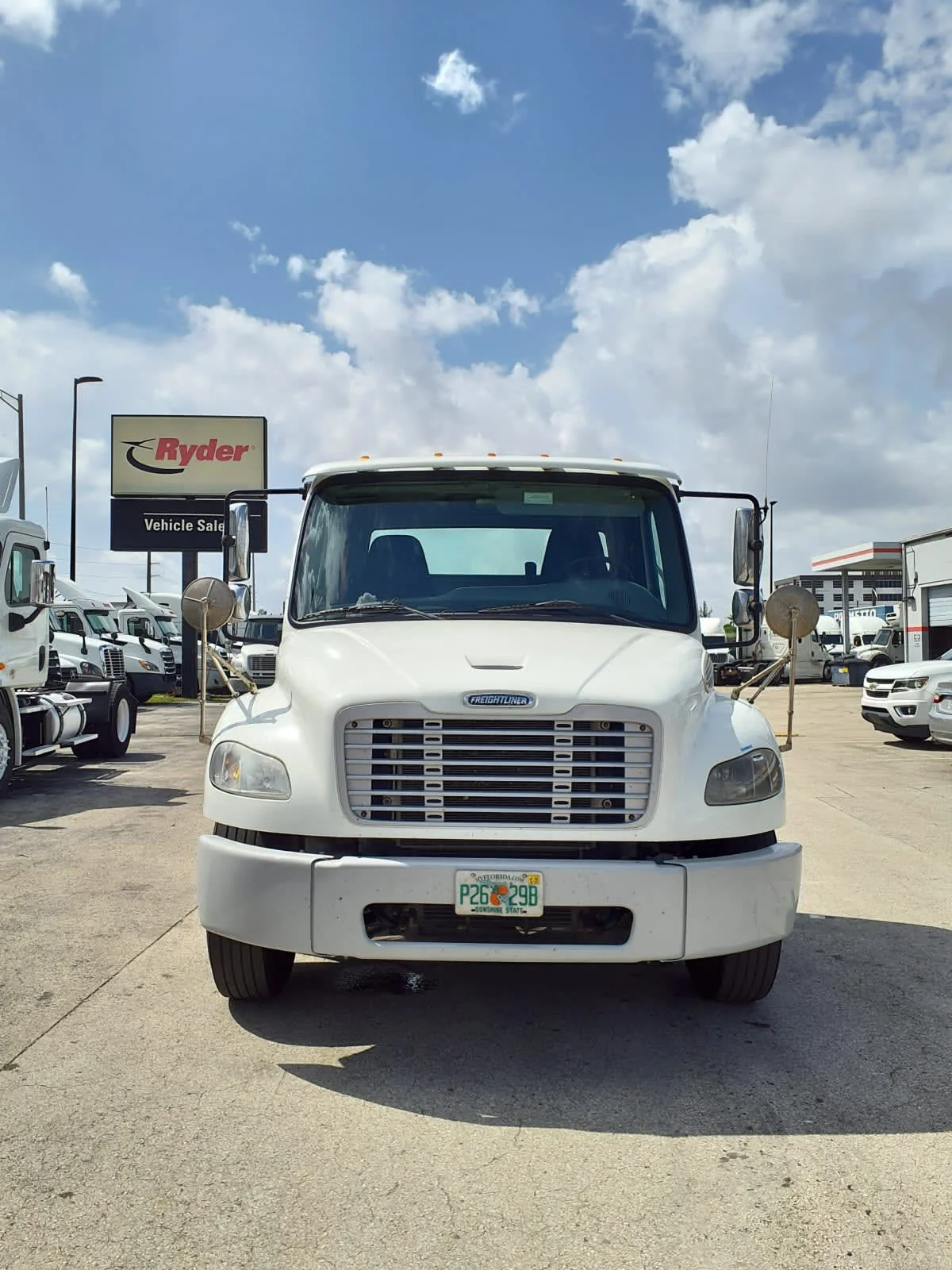 2020 Freightliner M2 106 in Miami, FL — photo 2