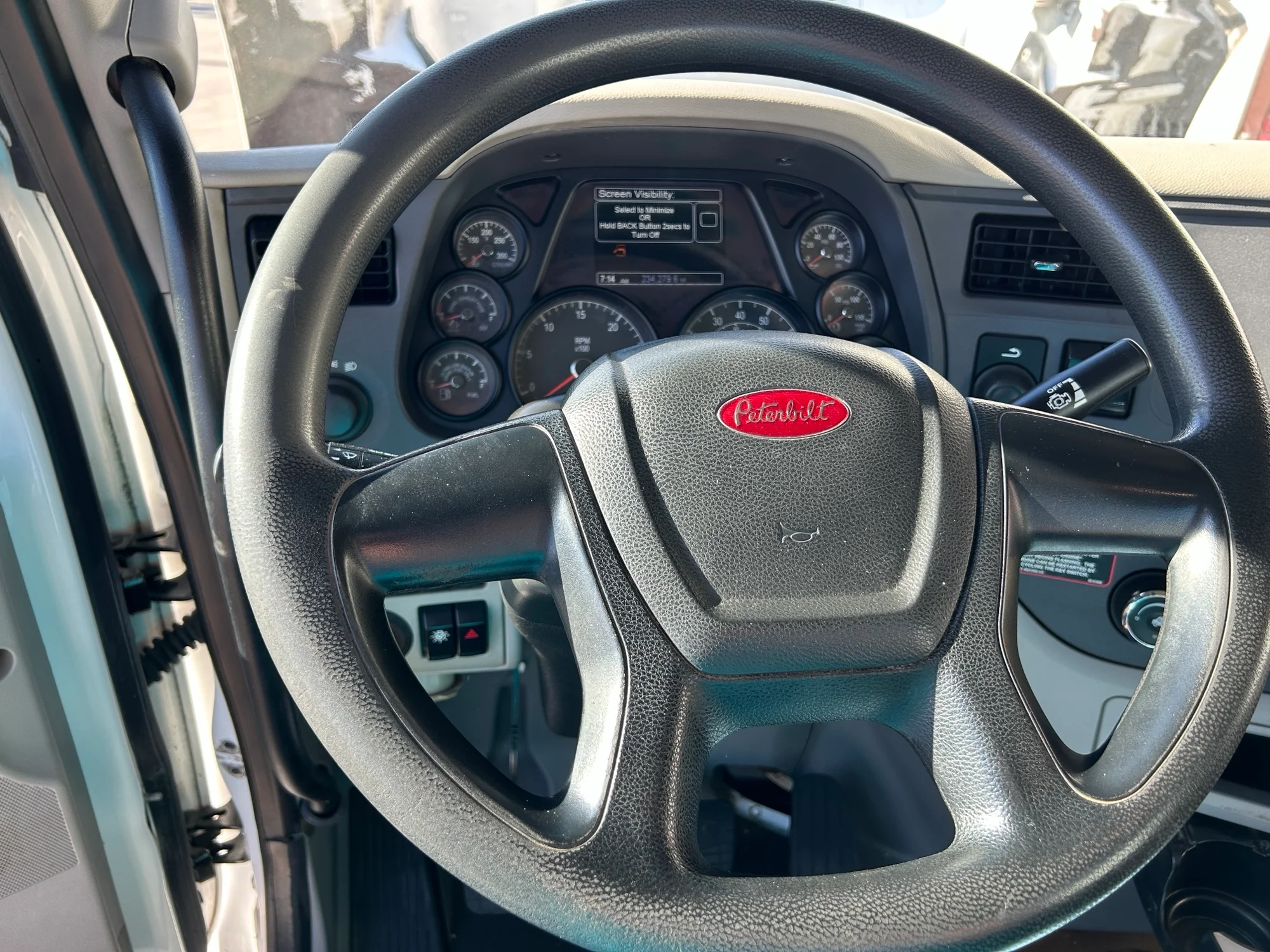 2020 Peterbilt 567 - image 11