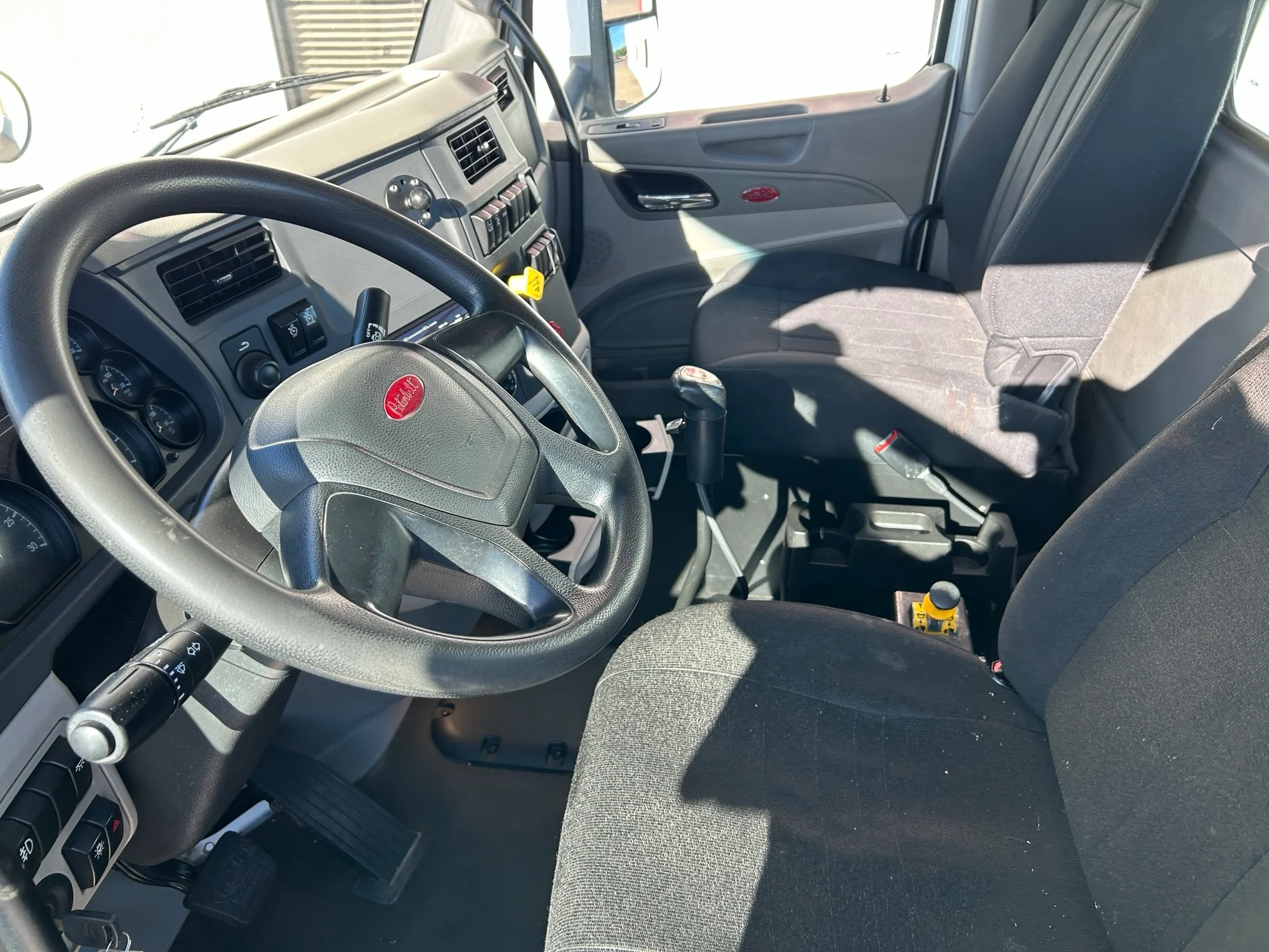 2020 Peterbilt 567 - image 8