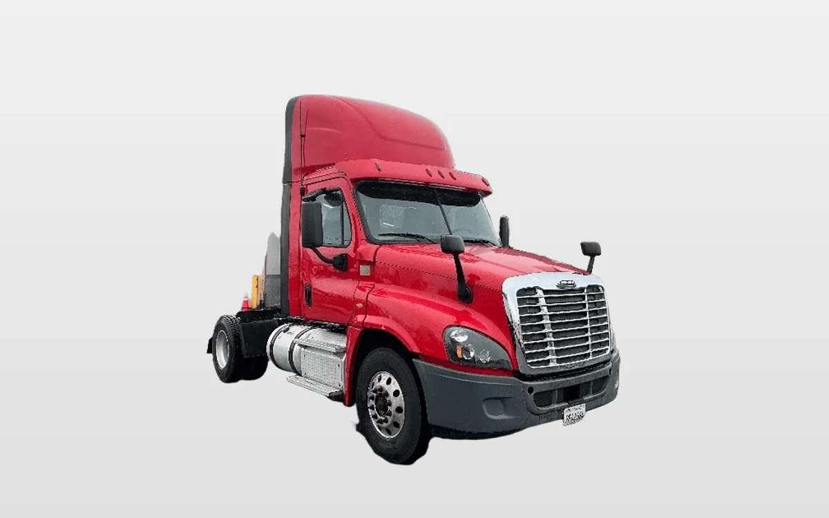 2016 Freightliner Cascadia - image 1