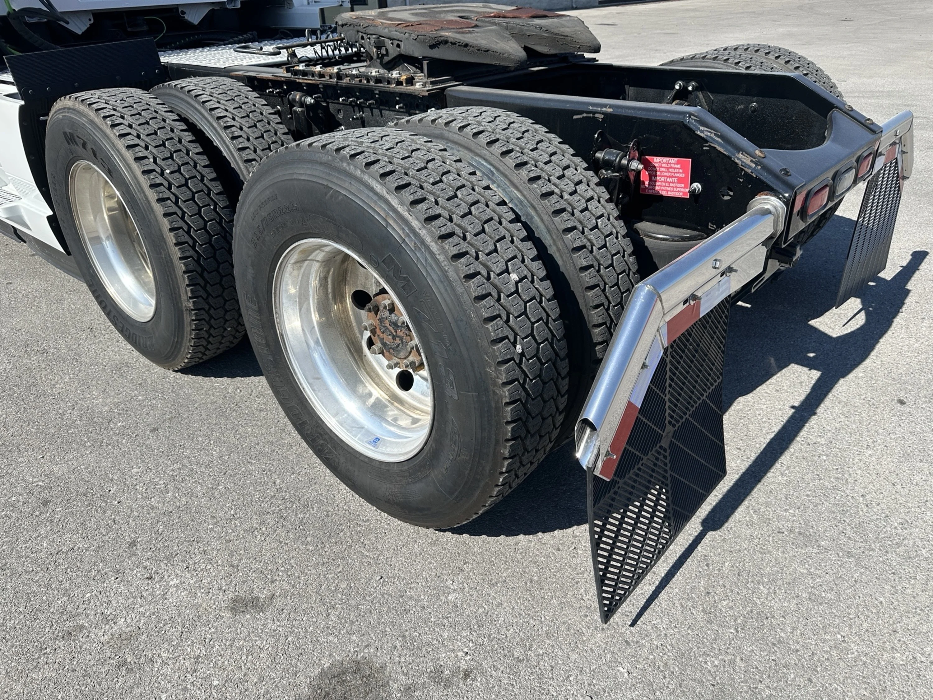 2024 Volvo VNL 860 in Franklin, KY — photo 6