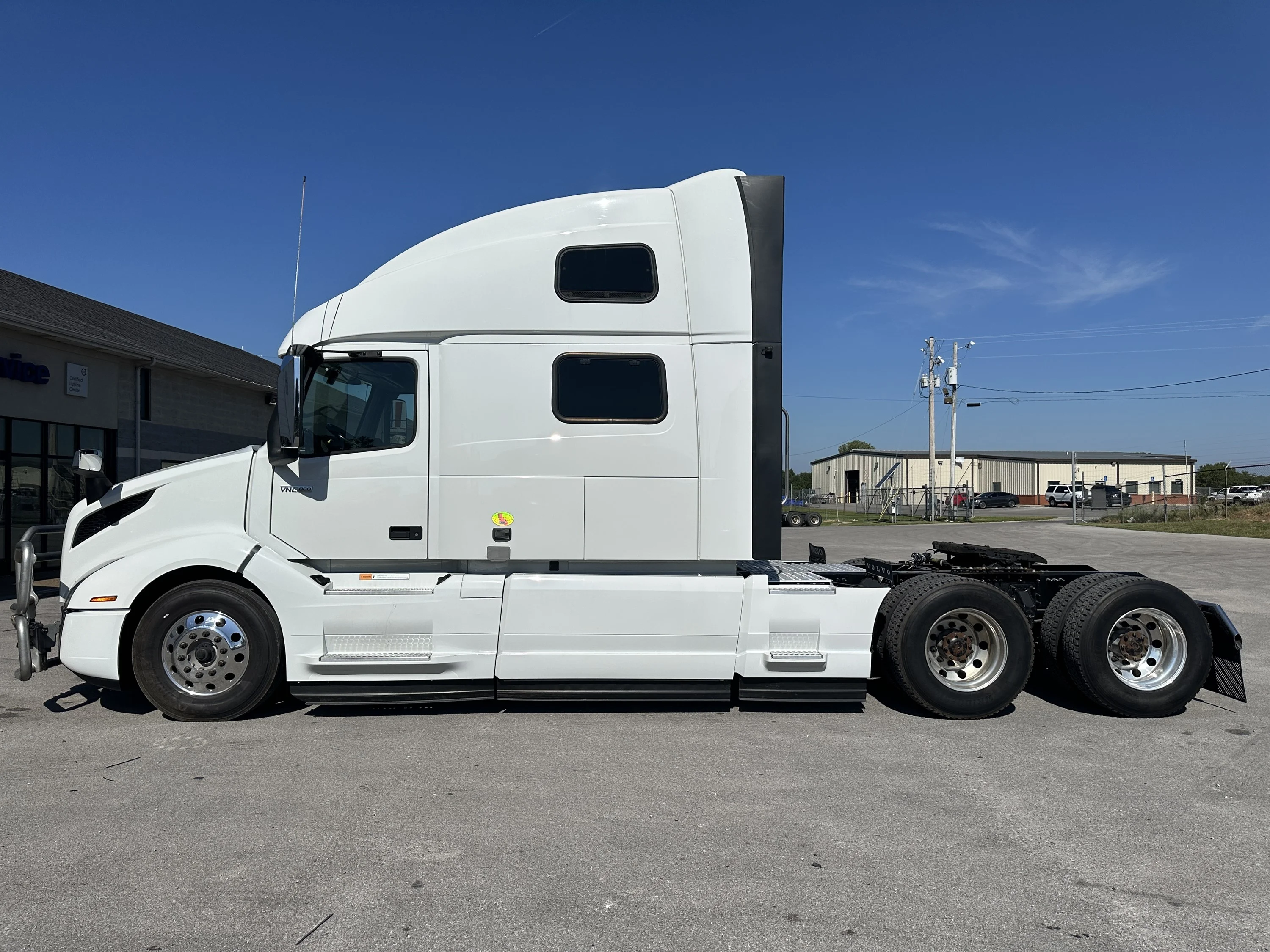 2024 Volvo VNL 860 in Franklin, KY — photo 7