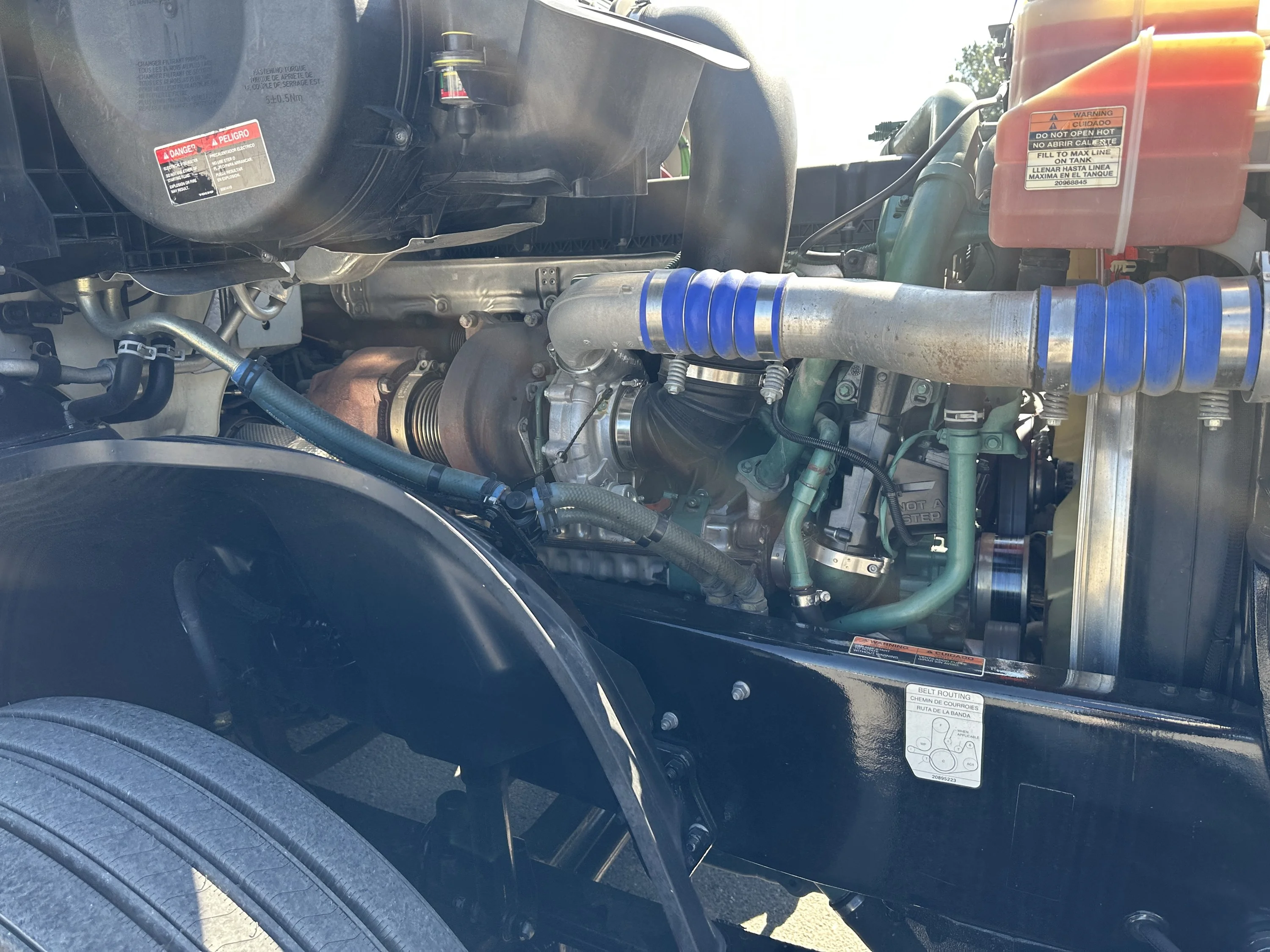 2024 Volvo VNL 860 in Franklin, KY — photo 11