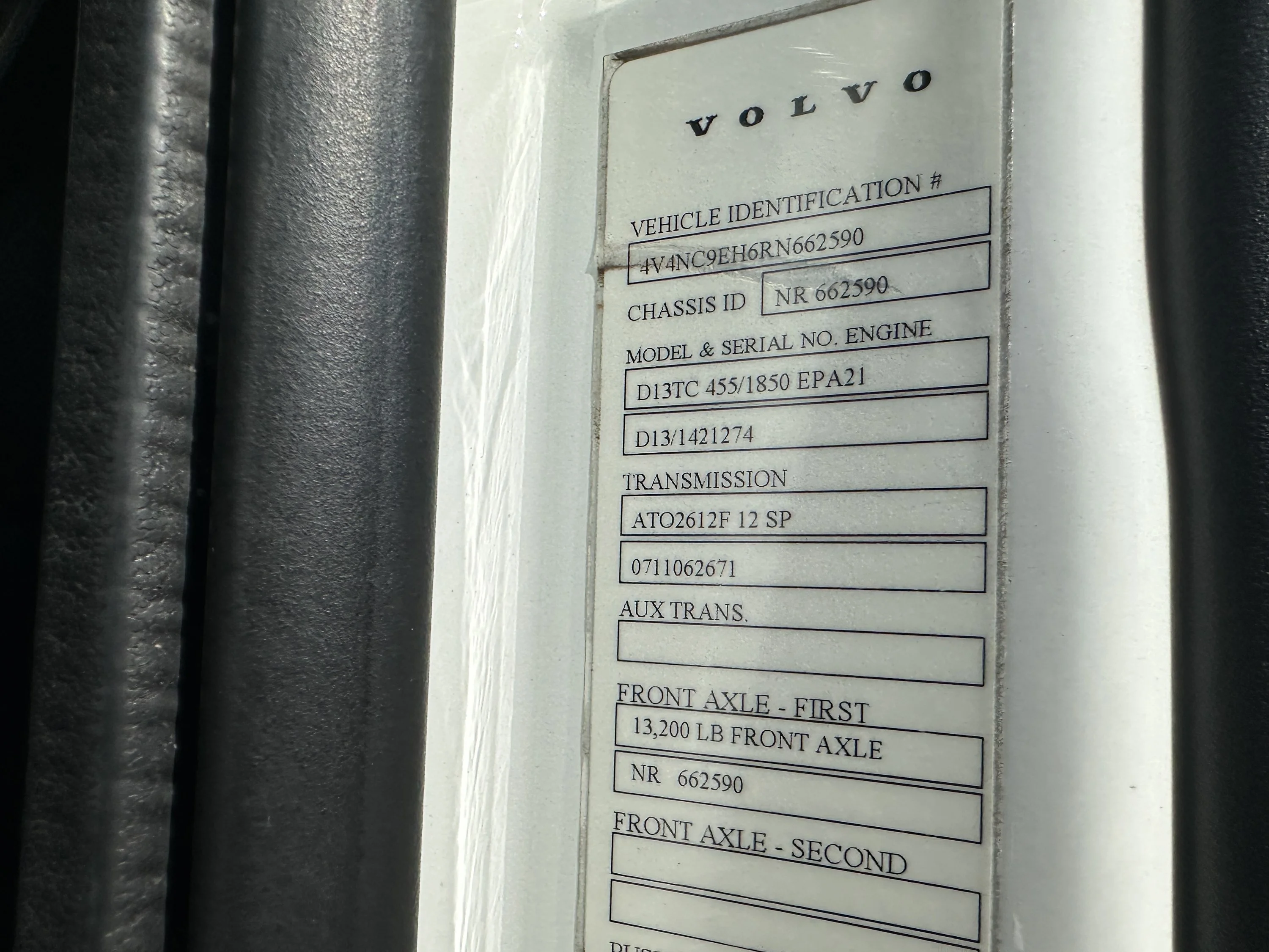 2024 Volvo VNL 860 in Franklin, KY — photo 9