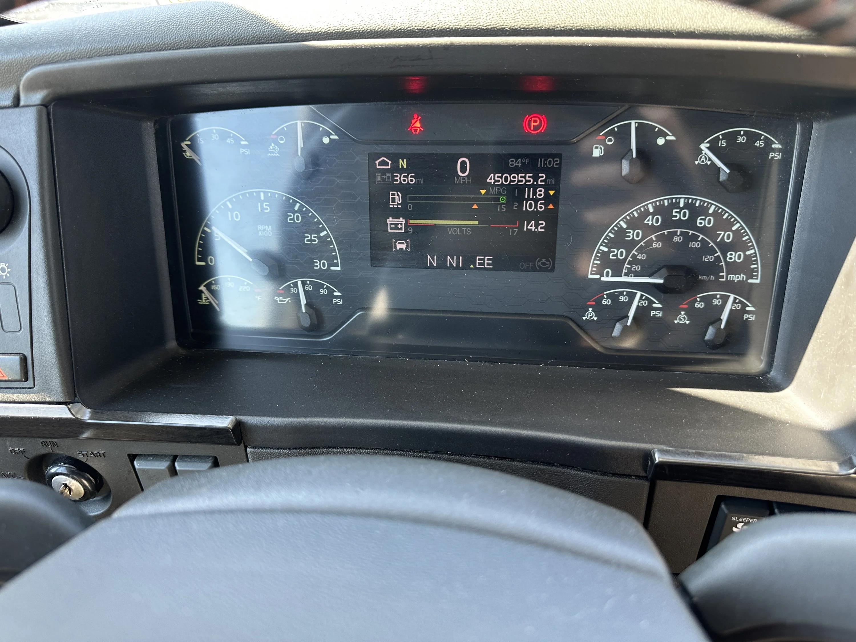 2024 Volvo VNL 860 in Franklin, KY — photo 12