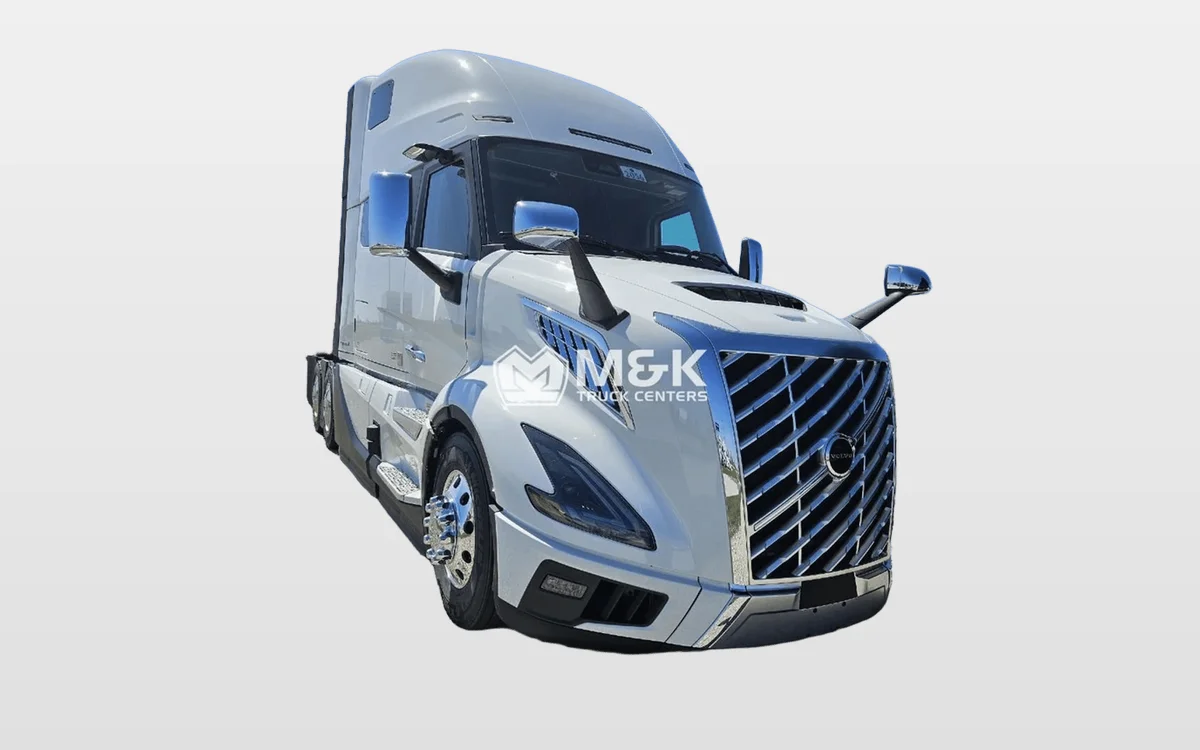 2025 Volvo - image 1