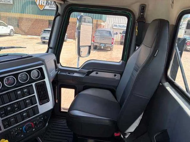 2025 Mack Pinnacle - image 14