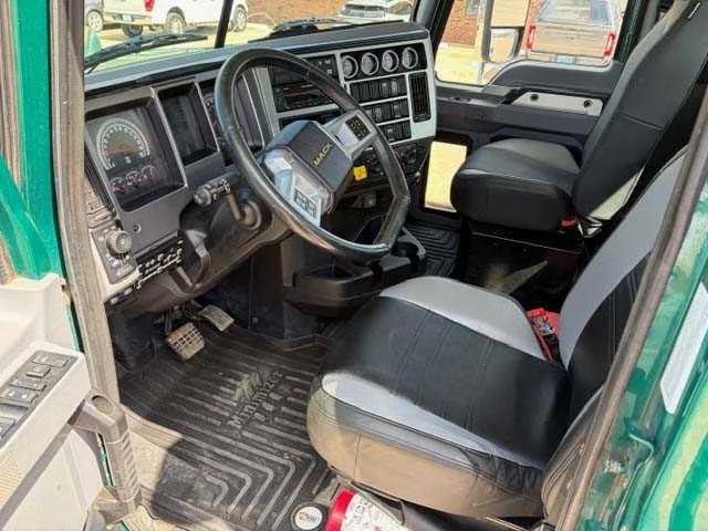 2025 Mack Pinnacle - image 11