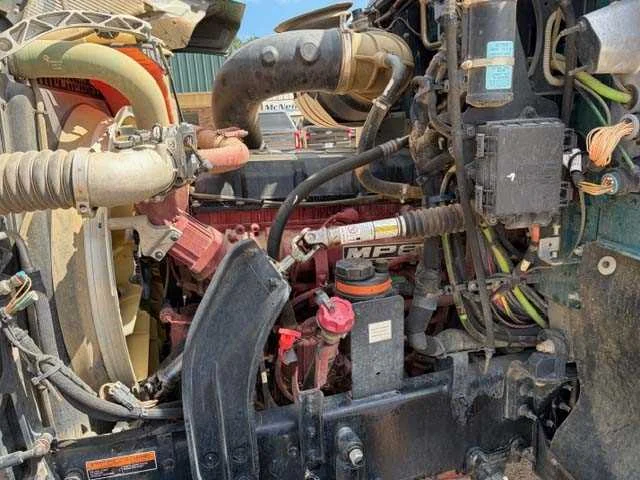 2025 Mack Pinnacle - image 9