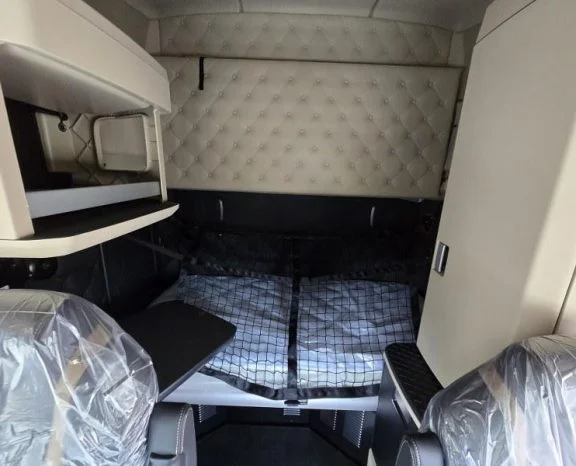 2026 Kenworth T680 - image 1