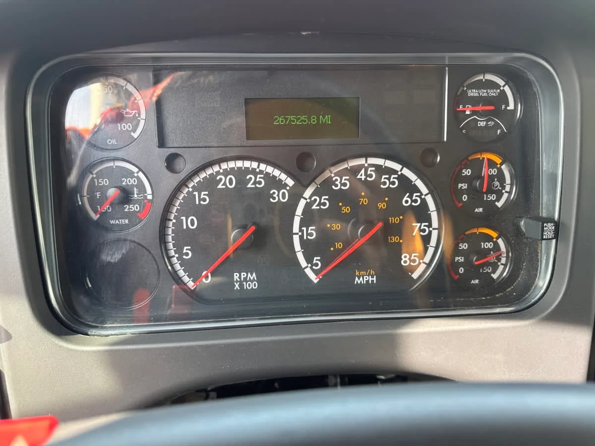 2019 Freightliner M2 106 - image 10