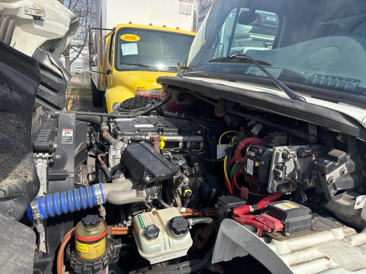 2019 Freightliner M2 106 - image 9