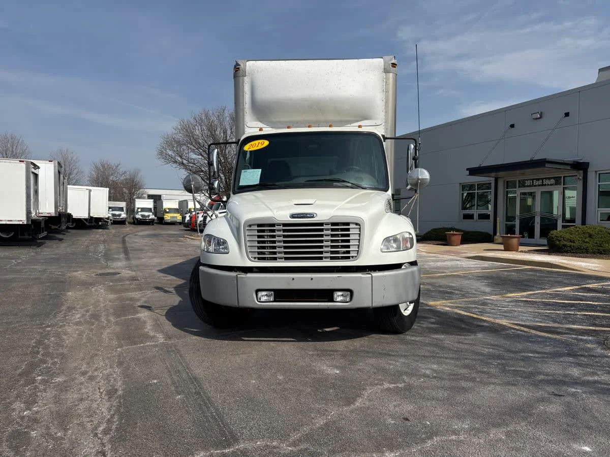 2019 Freightliner M2 106 in Bolingbrook, IL — photo 2