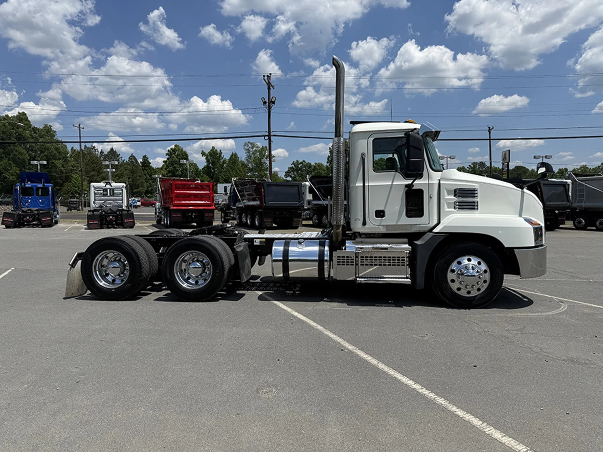 2020 Mack Anthem — photo 3