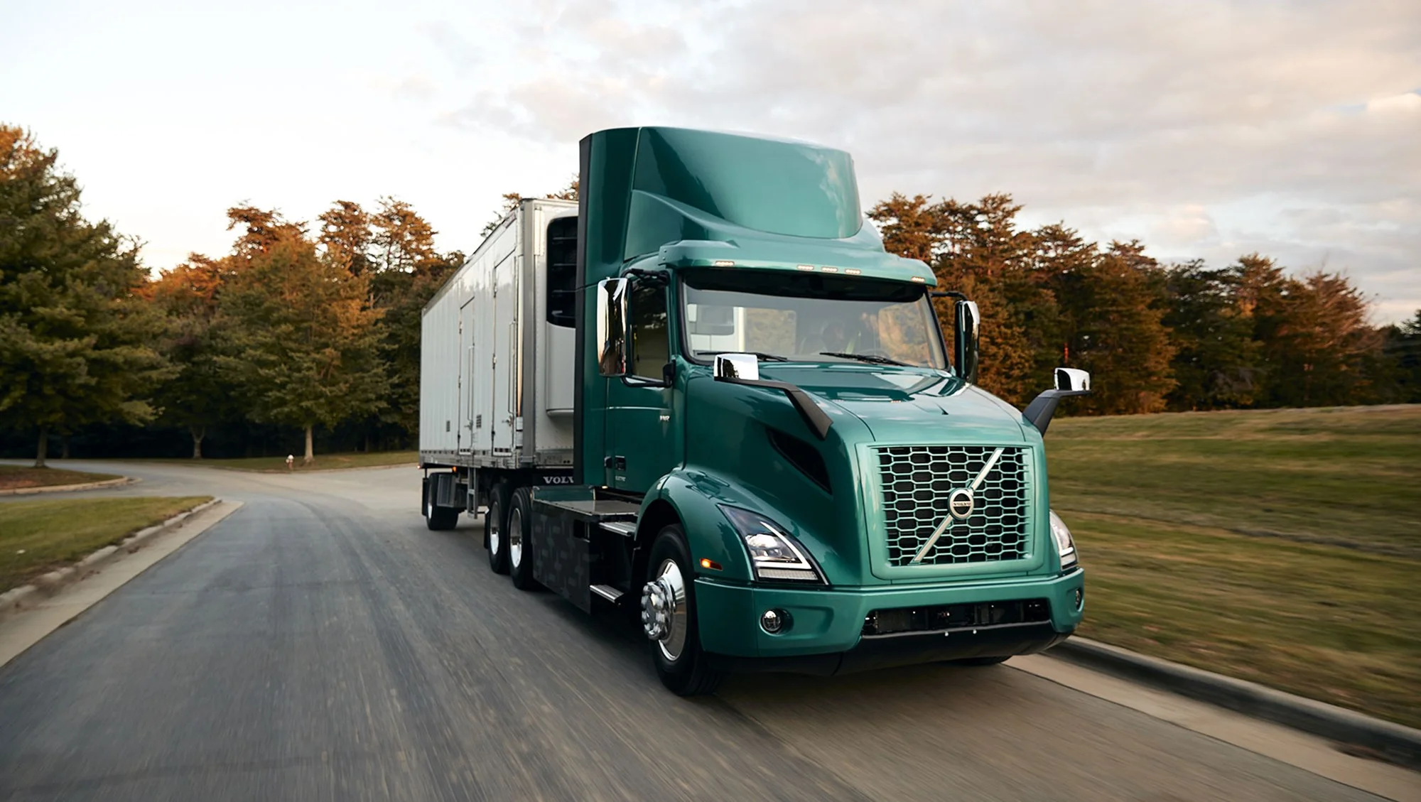2023 Volvo VNR 660