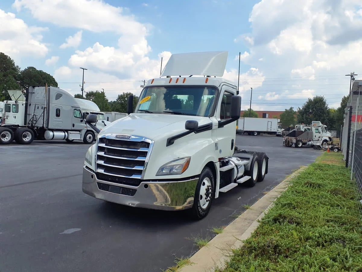 2019 Freightliner Cascadia in Atlanta, GA — photo 3