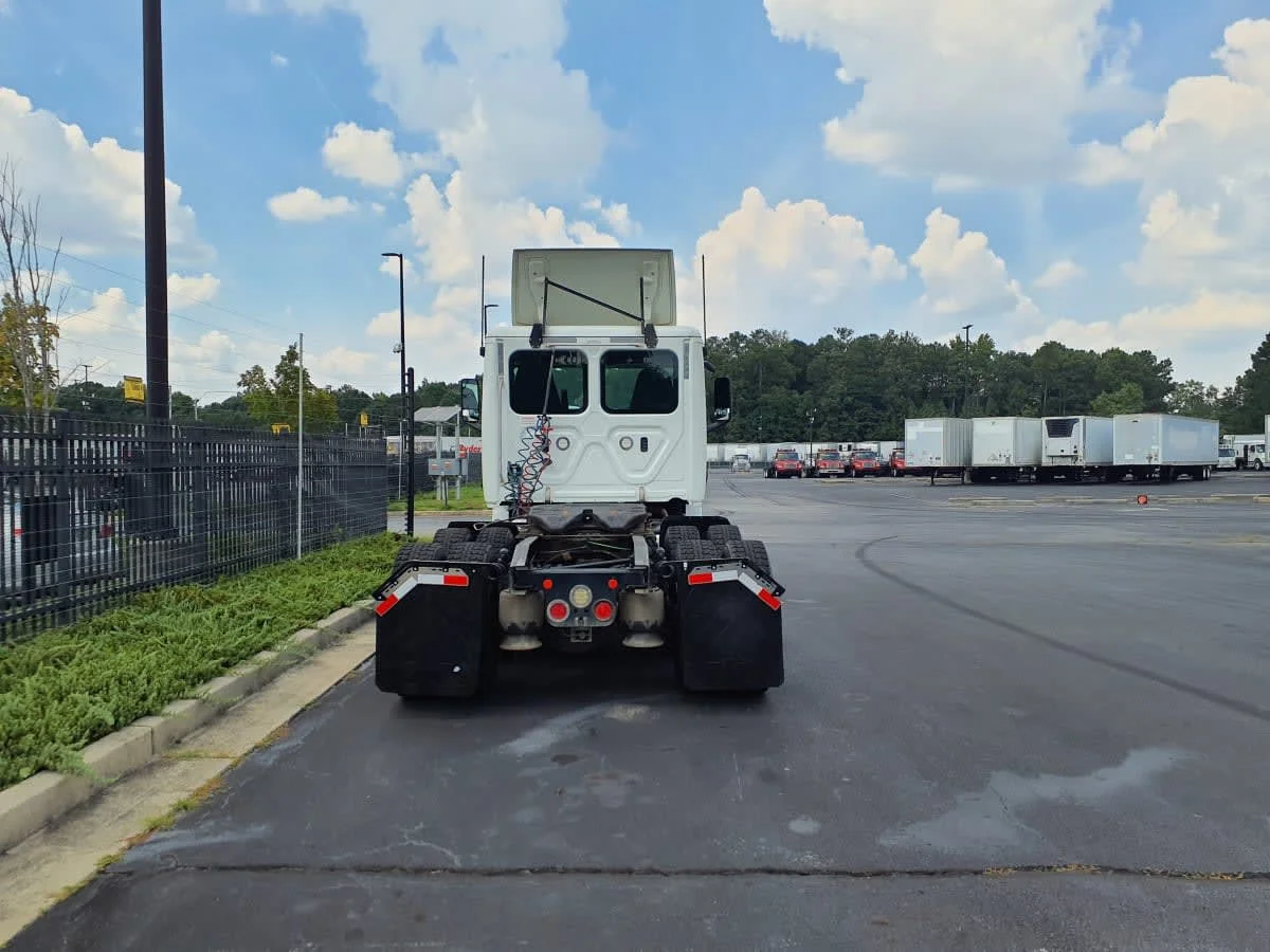 2019 Freightliner Cascadia in Atlanta, GA — photo 5