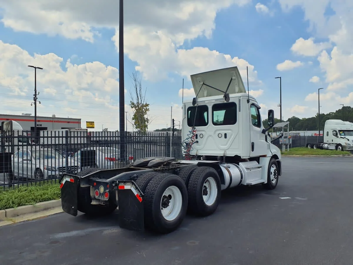 2019 Freightliner Cascadia in Atlanta, GA — photo 6