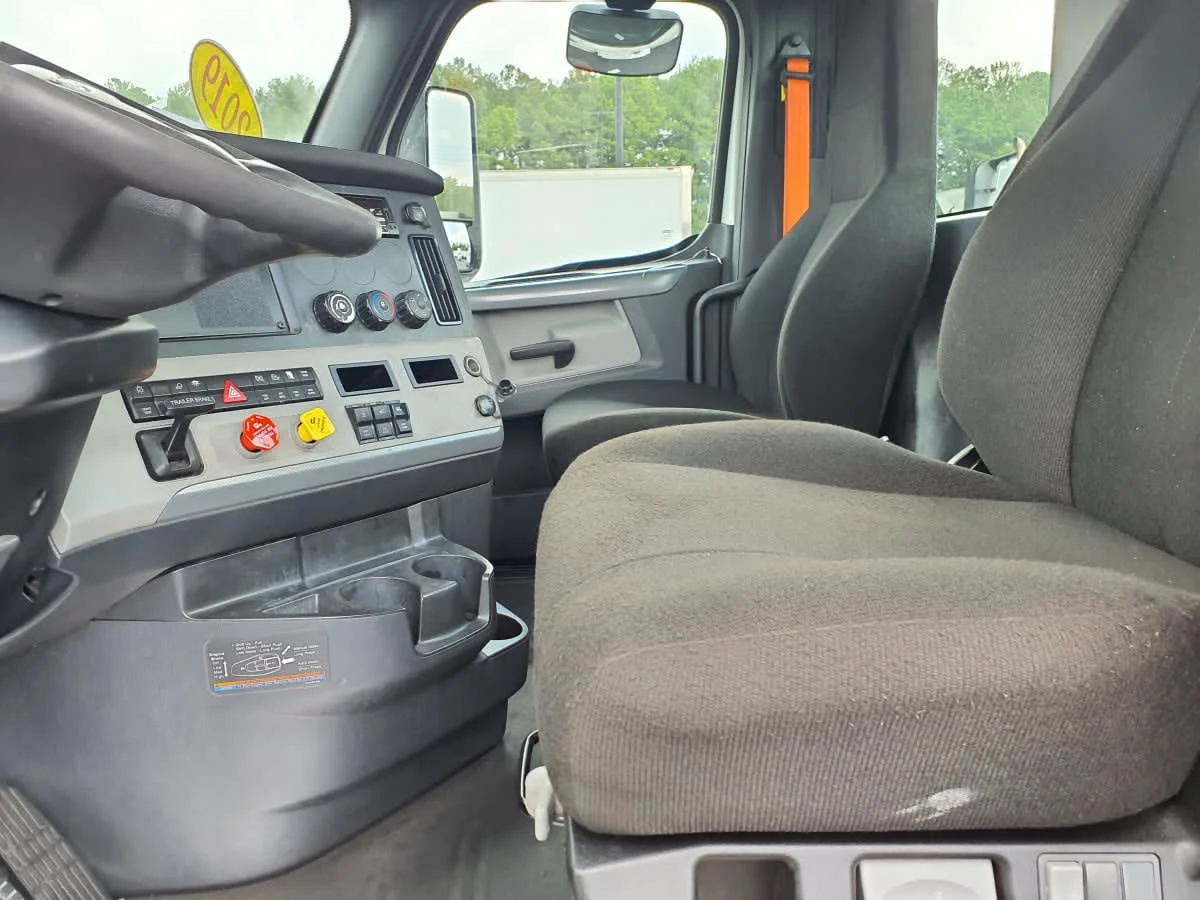 2019 Freightliner Cascadia in Atlanta, GA — photo 7