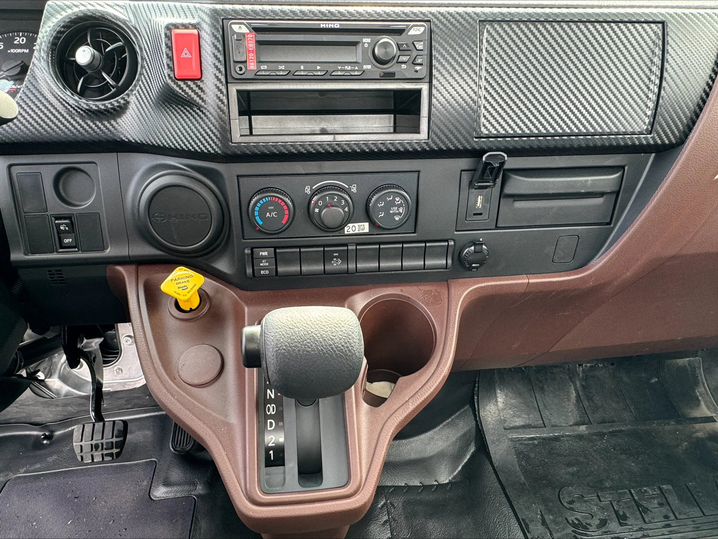 2025 Hino L7 in Van Buren, AR — photo 12