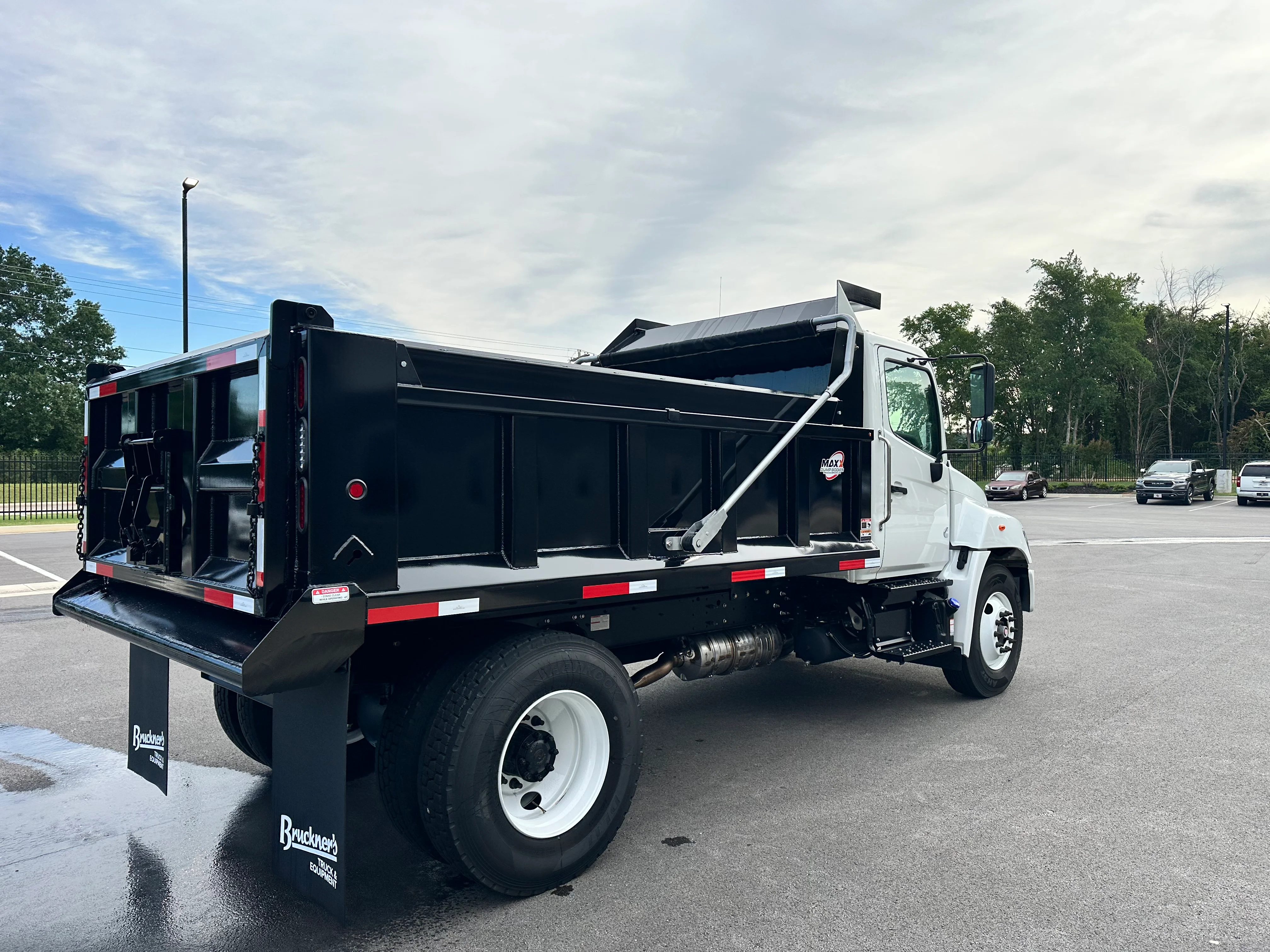 2025 Hino L7 in Van Buren, AR — photo 6