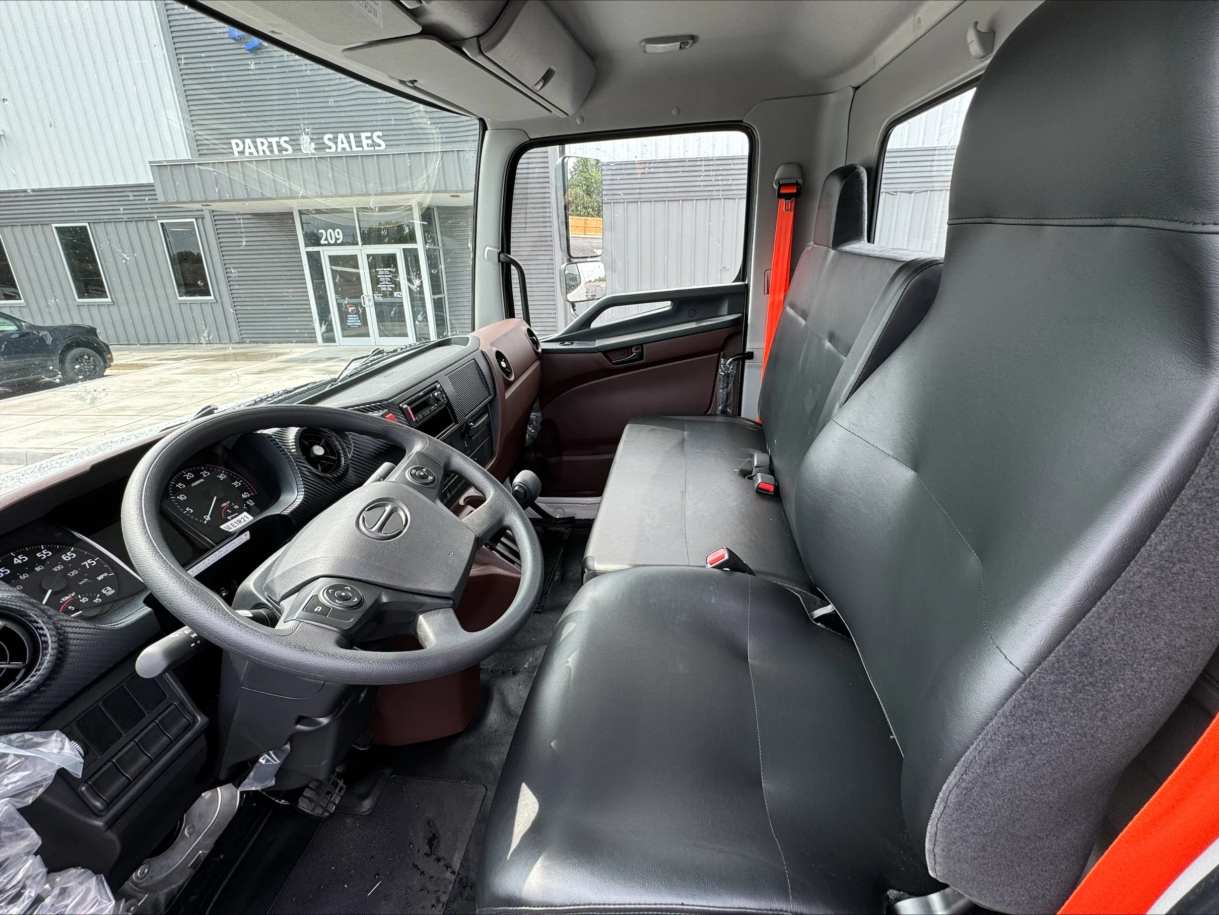 2025 Hino L7 in Van Buren, AR — photo 4