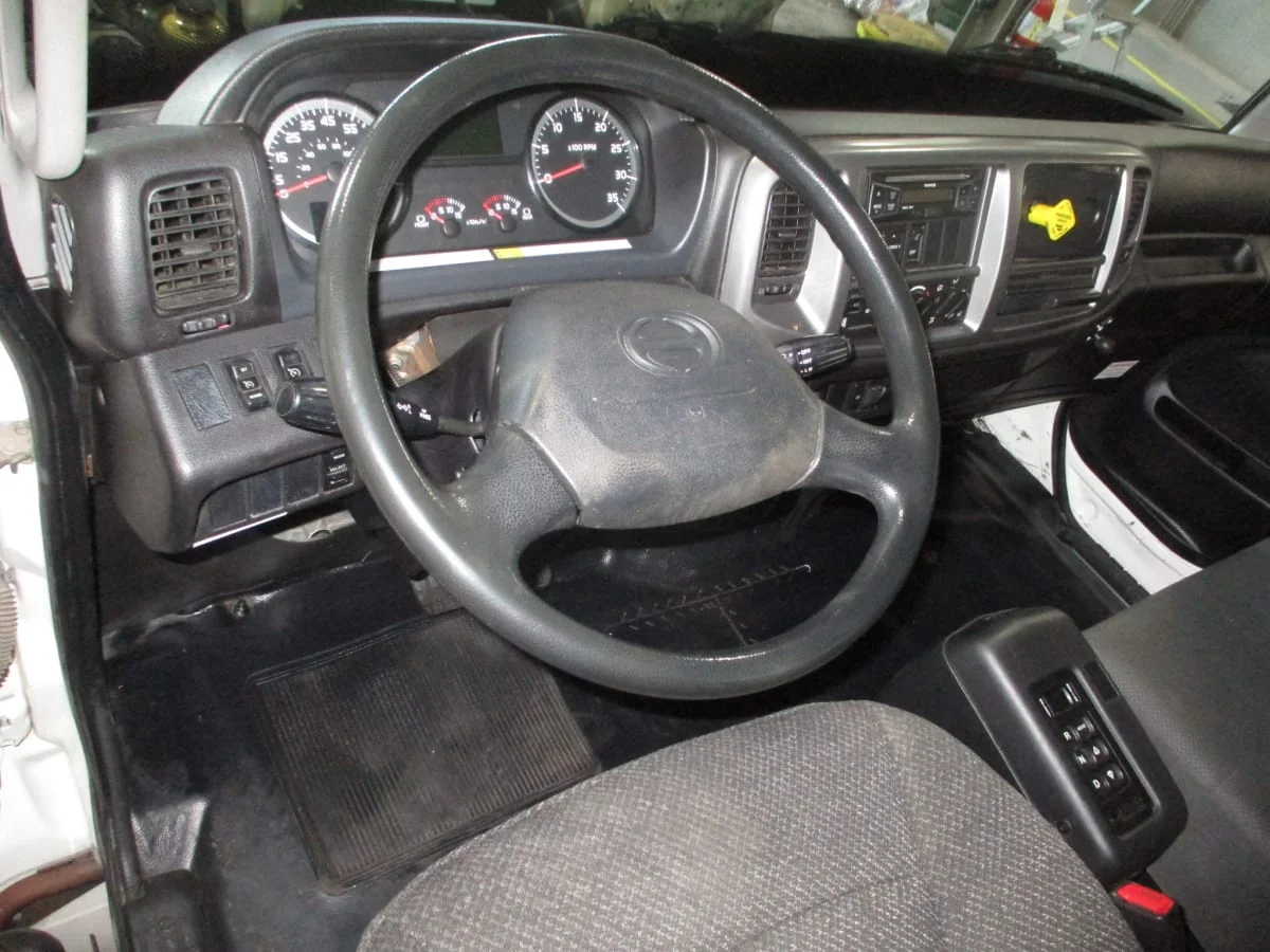 2016 Hino 338 - image 7