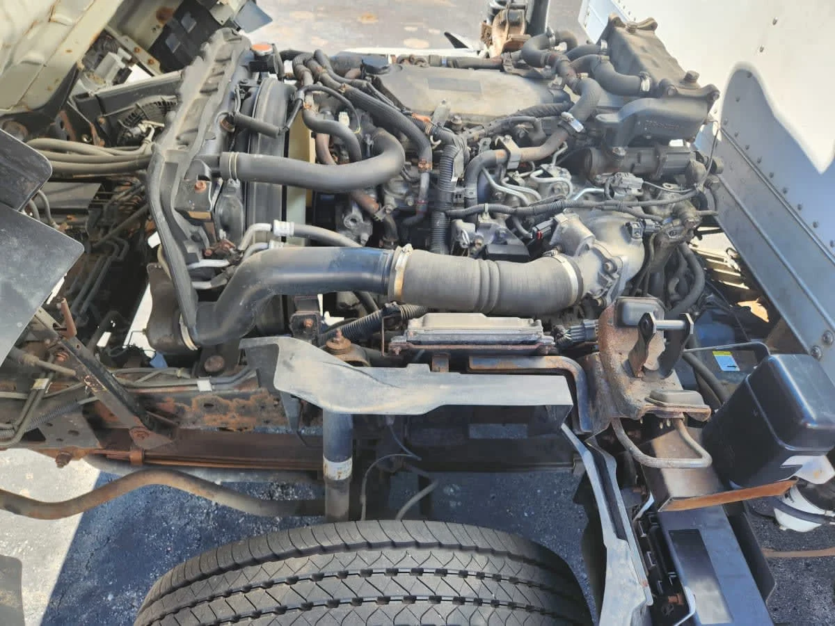 2014 Isuzu NQR in Hilliard, OH — photo 15